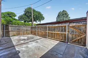 1801 E Grauwyler Rd, Irving, TX 75061 - Photo 37