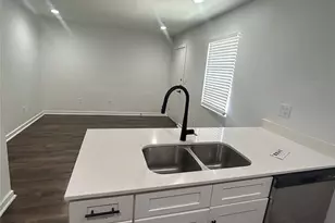 321 E 8th St, Dallas, TX 75203 - Photo 5