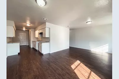 1603 S Hall Street #B, Ennis, TX 75119 - Photo 3