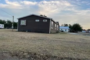 209 N Ave C, Knox City, TX 79529 - Photo 3