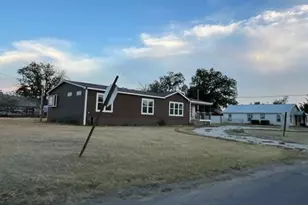 209 N Ave C, Knox City, TX 79529 - Photo 5