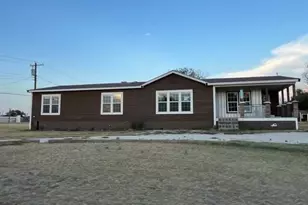 209 N Ave C, Knox City, TX 79529 - Photo 9