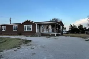 209 N Ave C, Knox City, TX 79529 - Photo 3
