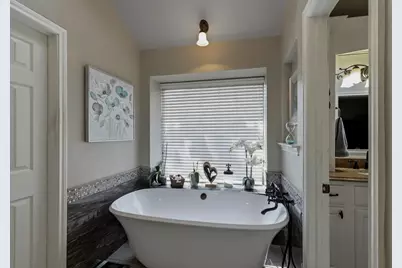1946 Oakbluff Drive, Carrollton, TX 75007 - Photo 27