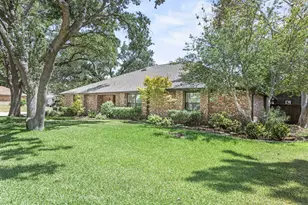 1946 Oakbluff Dr, Carrollton, TX 75007 - Photo 7