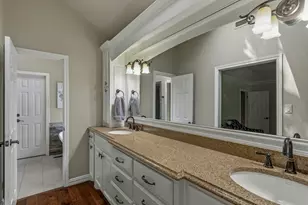 1946 Oakbluff Dr, Carrollton, TX 75007 - Photo 21