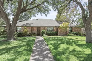 1946 Oakbluff Dr, Carrollton, TX 75007 - Photo 1