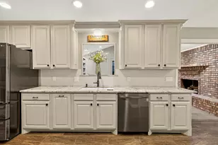 1946 Oakbluff Dr, Carrollton, TX 75007 - Photo 13