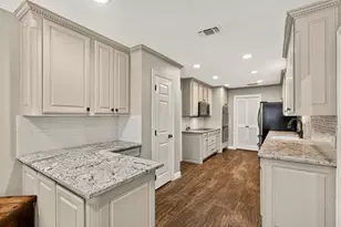 1946 Oakbluff Dr, Carrollton, TX 75007 - Photo 15