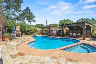 1946 Oakbluff Dr, Carrollton, TX 75007 - Photo 1
