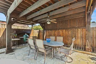 1946 Oakbluff Dr, Carrollton, TX 75007 - Photo 3