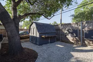 719 N Bishop Ave, Dallas, TX 75208 - Photo 31