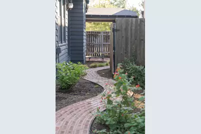 719 N Bishop Avenue, Dallas, TX 75208 - Photo 33