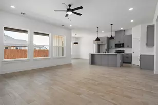 200 Cliff Ct, Godley, TX 76044 - Photo 5