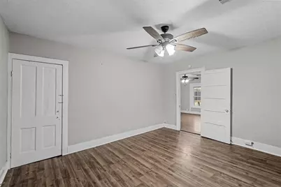 906 E Houston Street, Sherman, TX 75092 - Photo 19