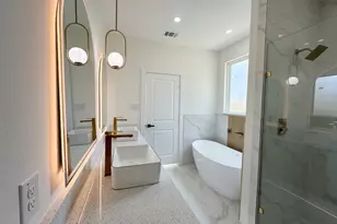 338 Texana St, Van Alstyne, TX 75495 - Photo 5