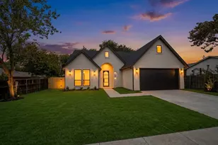338 Texana St, Van Alstyne, TX 75495 - Photo 1