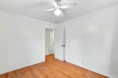 300 Parkwood Place, Lewisville, TX 75067 - Photo 21