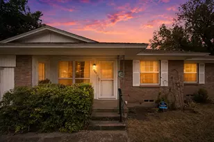 300 Parkwood Pl, Lewisville, TX 75067 - Photo 1