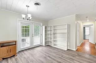 300 Parkwood Pl, Lewisville, TX 75067 - Photo 11