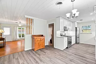 300 Parkwood Pl, Lewisville, TX 75067 - Photo 9