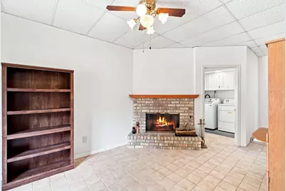 300 Parkwood Place, Lewisville, TX 75067 - Photo 13