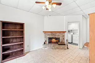 300 Parkwood Pl, Lewisville, TX 75067 - Photo 13