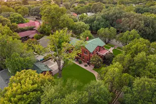 2127 Pembroke Dr, Fort Worth, TX 76110 - Photo 3