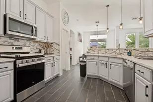 409 Creek Point Ln, Arlington, TX 76002 - Photo 3