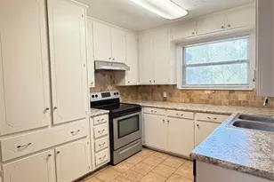 1621 Gill St, Blue Mound, TX 76131 - Photo 3