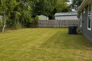 1306 Locust St, Commerce, TX 75428 - Photo 15