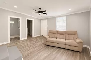 1306 Locust St, Commerce, TX 75428 - Photo 11