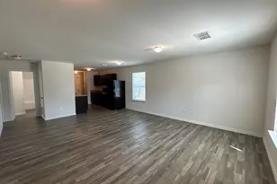 1110 Jones St, Greenville, TX 75401 - Photo 5