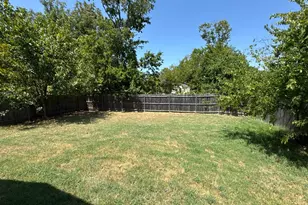 1110 Jones St, Greenville, TX 75401 - Photo 17