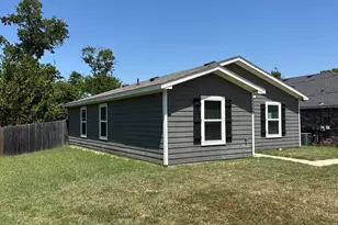 1110 Jones St, Greenville, TX 75401 - Photo 3