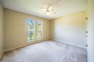529 Winston St, Grand Prairie, TX 75052 - Photo 17