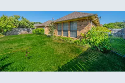 529 Winston Street, Grand Prairie, TX 75052 - Photo 23