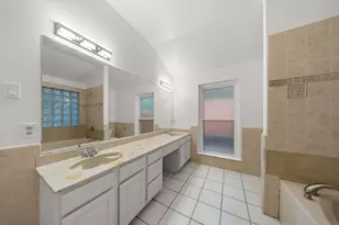 4952 Hollow Ridge Rd, Dallas, TX 75227 - Photo 15