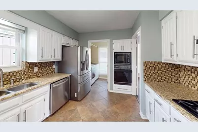 2210 Ridgewood, Carrollton, TX 75006 - Photo 3