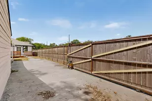 1100 S Brighton Ave, Dallas, TX 75208 - Photo 15