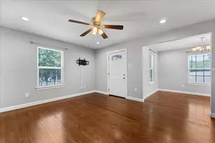 902 S Ewing Ave, Dallas, TX 75203 - Photo 3