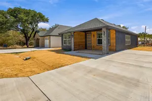2721 Sycamore Ct, Granbury, TX 76048 - Photo 1