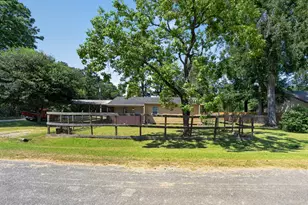 1415 Sharon St, Vidor, TX 77662 - Photo 5