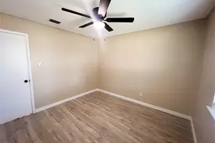 2213 E Biscayne Dr, Irving, TX 75060 - Photo 15