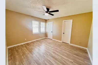 2213 E Biscayne Drive, Irving, TX 75060 - Photo 11
