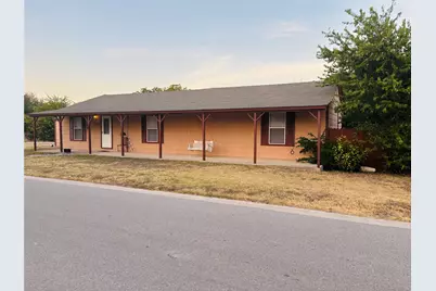 110 N Love Avenue, Florence, TX 76527 - Photo 3