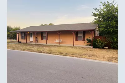 110 N Love Avenue, Florence, TX 76527 - Photo 1