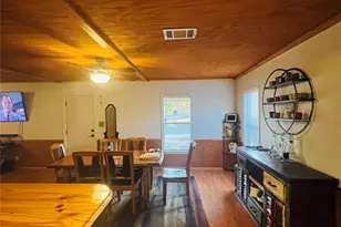 110 N Love Ave, Florence, TX 76527 - Photo 15