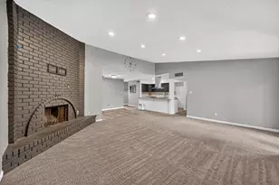 704 Levelland Dr, Arlington, TX 76017 - Photo 5