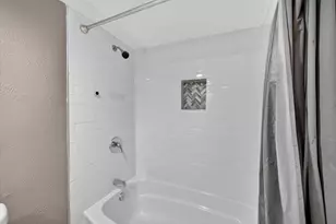 704 Levelland Dr, Arlington, TX 76017 - Photo 13